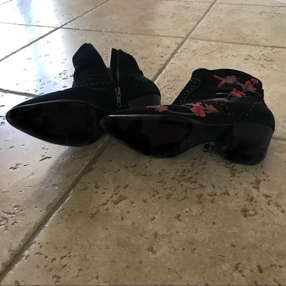 🔥 New Ash Leather Embroidery Booties 🔥 - Picture 5 of 5